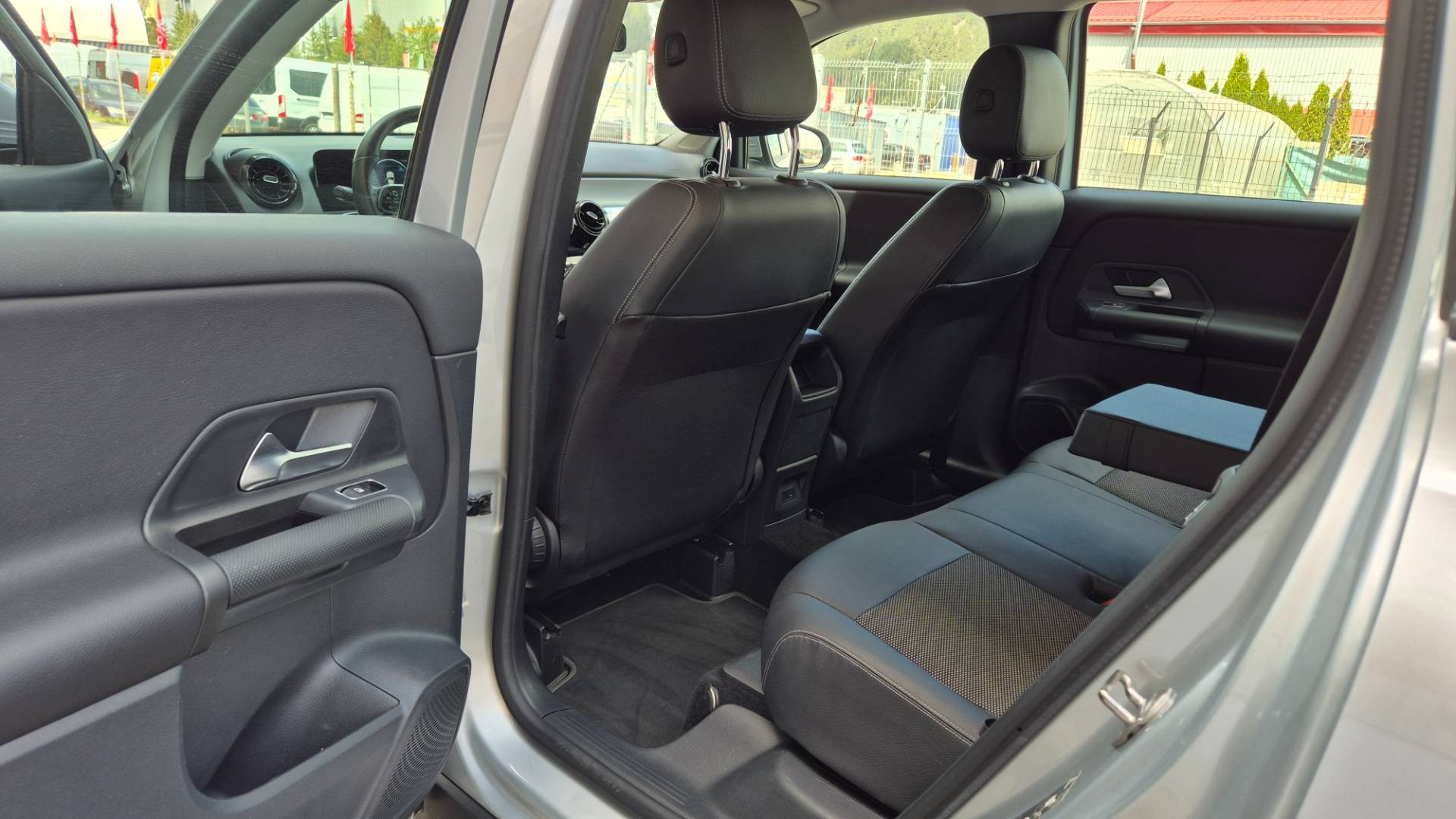 Mercedes-Benz GLB 200d A/T – Obrázok 29