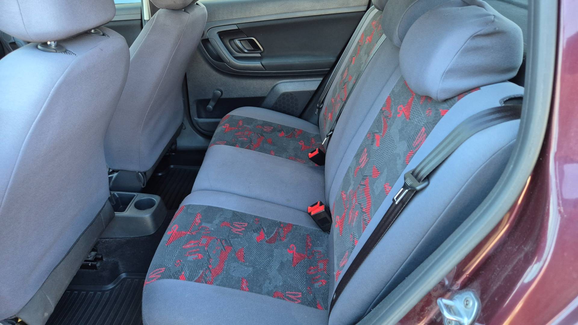 Škoda Fabia 1.2 TSI Ambiente – Obrázok 16