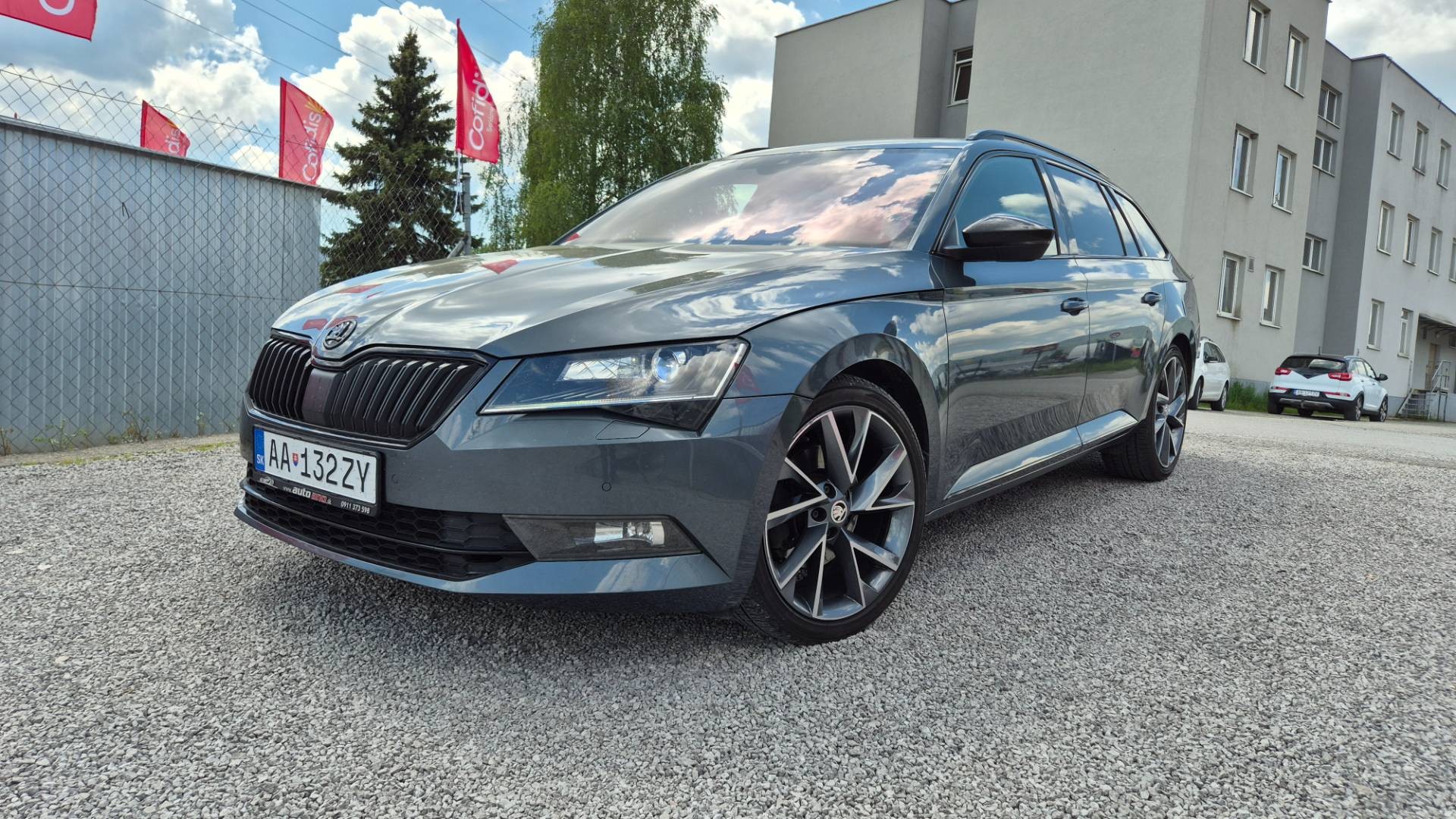 Škoda Superb Combi 2.0 TDI SCR Sportline 4x4 DSG – Obrázok 8
