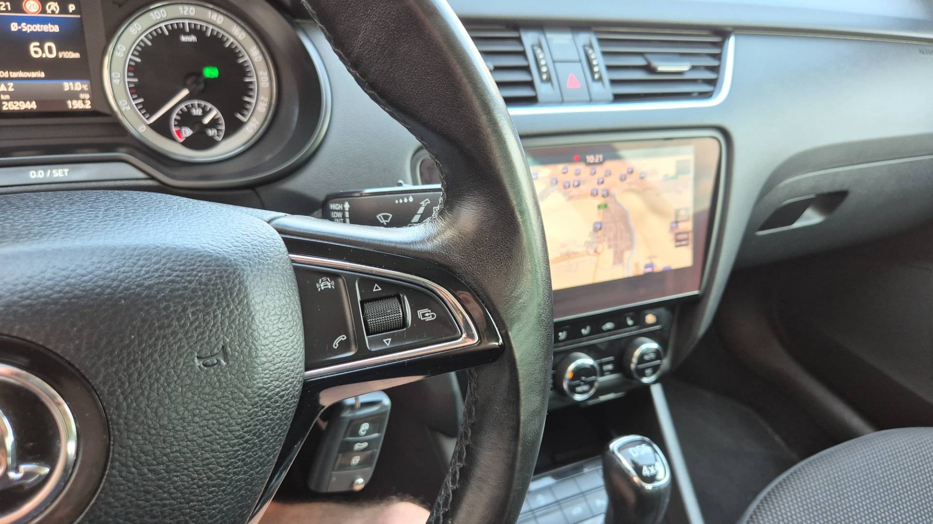 Škoda Octavia Combi 2.0 TDI Scout DSG 4x4 EU6 – Obrázok 43