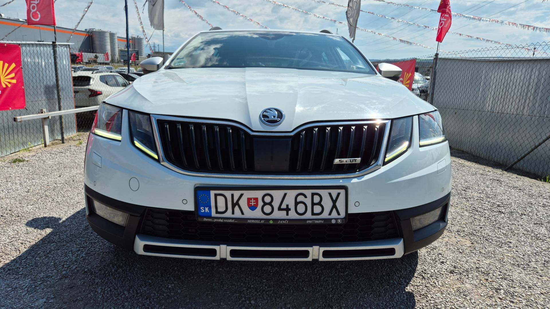 Škoda Octavia Combi 2.0 TDI Scout DSG 4x4 EU6 – Obrázok 16