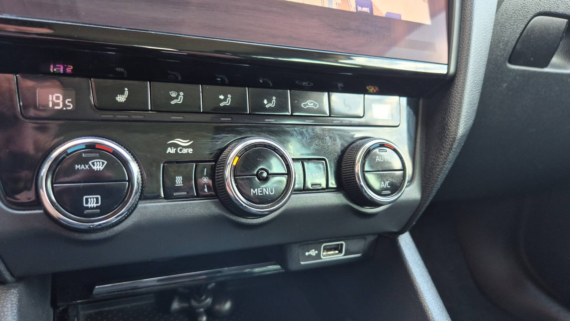 Škoda Octavia Combi 2.0 TDI Scout DSG 4x4 EU6 – Obrázok 41