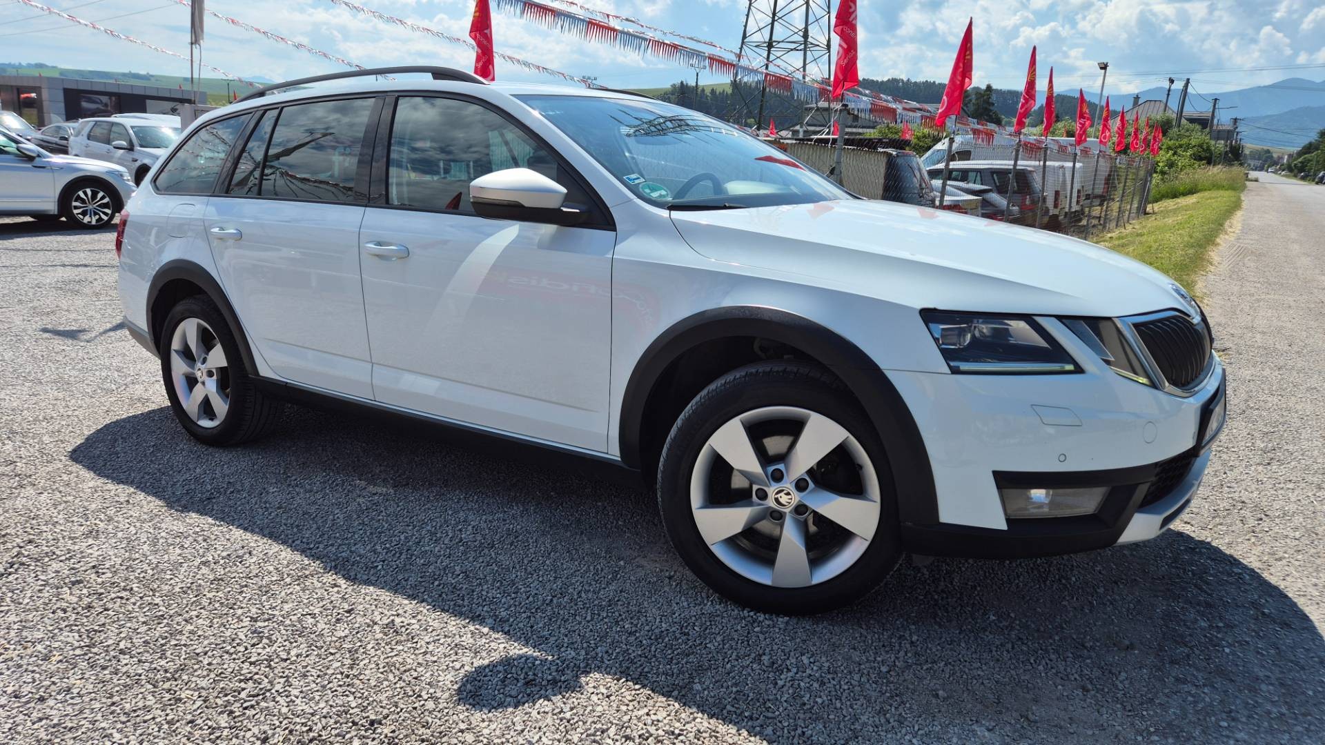 Škoda Octavia Combi 2.0 TDI Scout DSG 4x4 EU6 – Obrázok 18