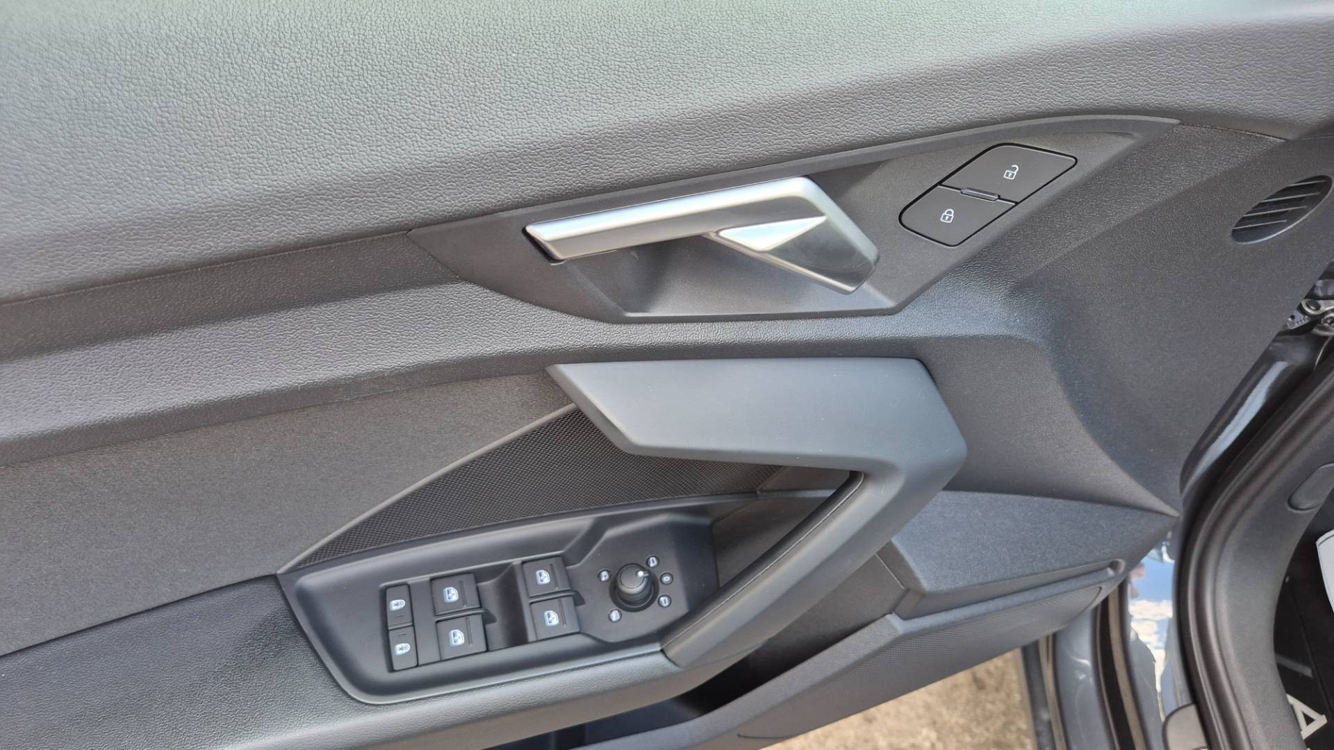 Audi A3 Sportback 35 1.5 TFSI Advanced – Obrázok 21