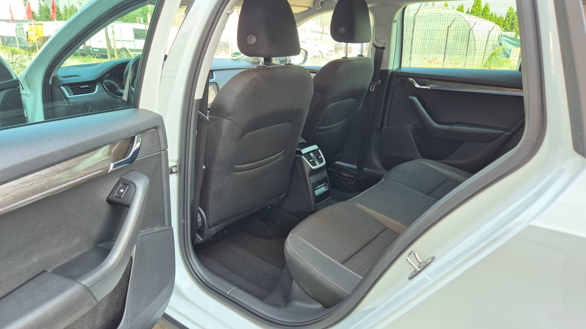 Škoda Octavia Combi 2.0 TDI Scout DSG 4x4 EU6 – Obrázok 24