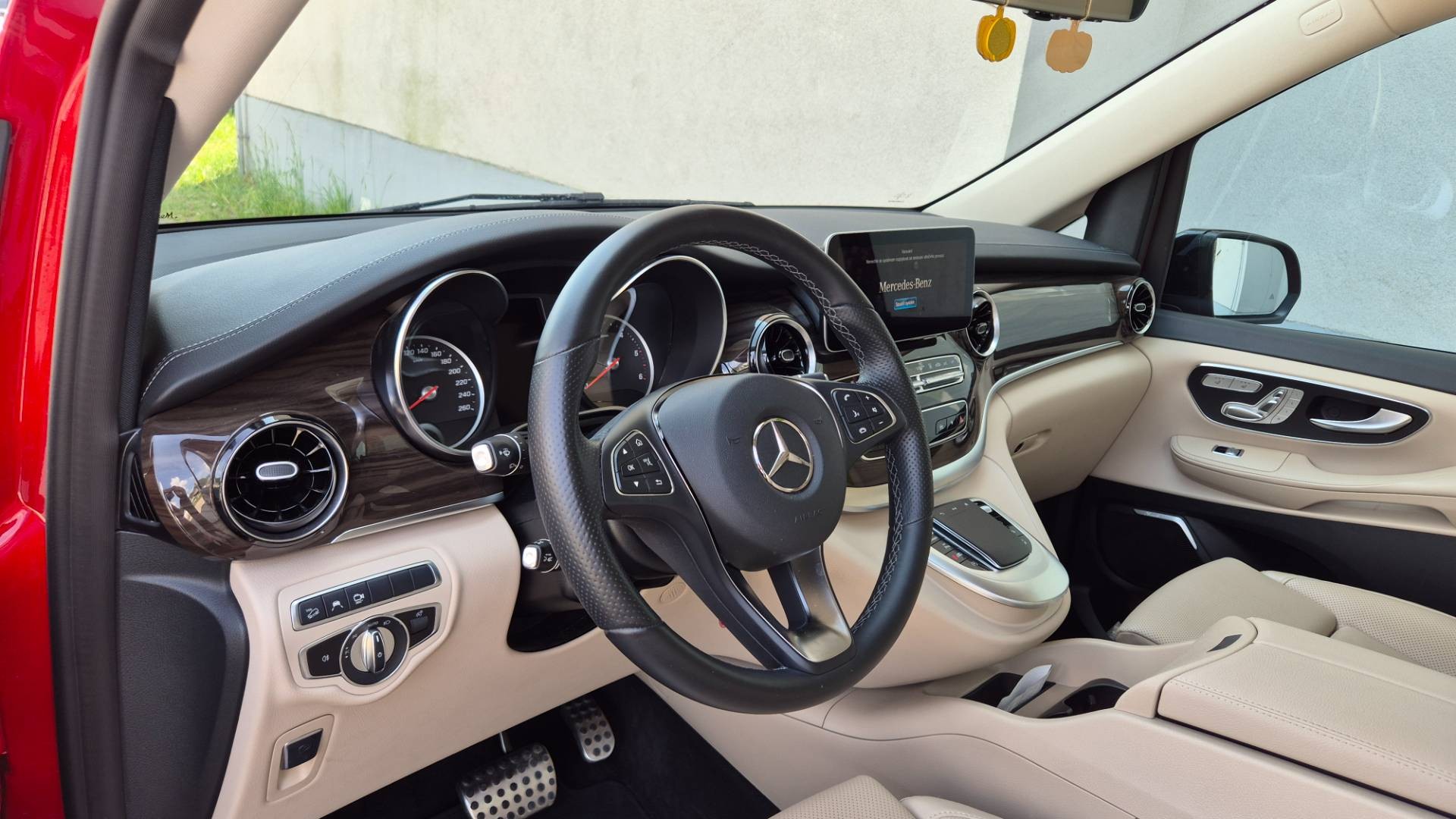 Mercedes-Benz V trieda V300 d Exclusive lang A/T 4MATIC – Obrázok 31