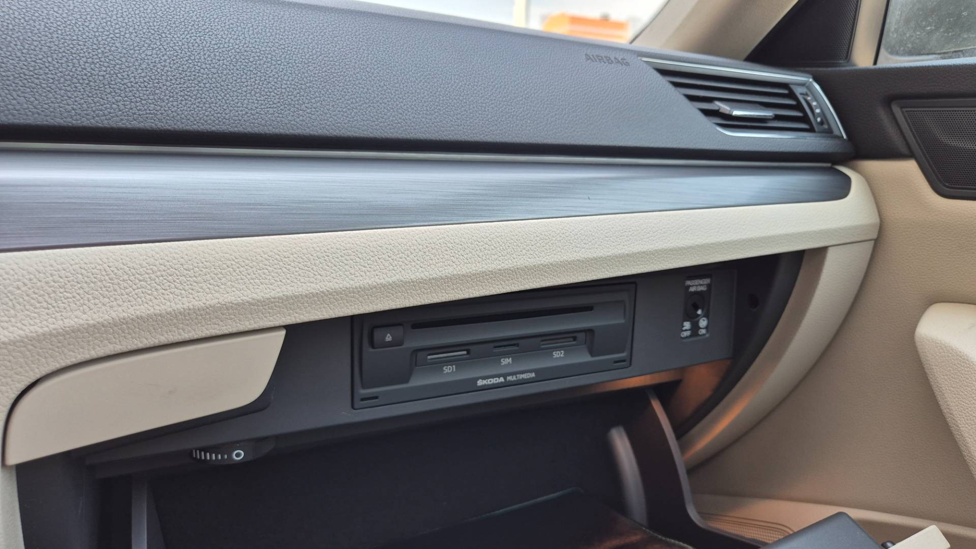 Škoda Superb Combi 2.0 TDI 190k 4x4 Style DSG EU6 – Obrázok 39