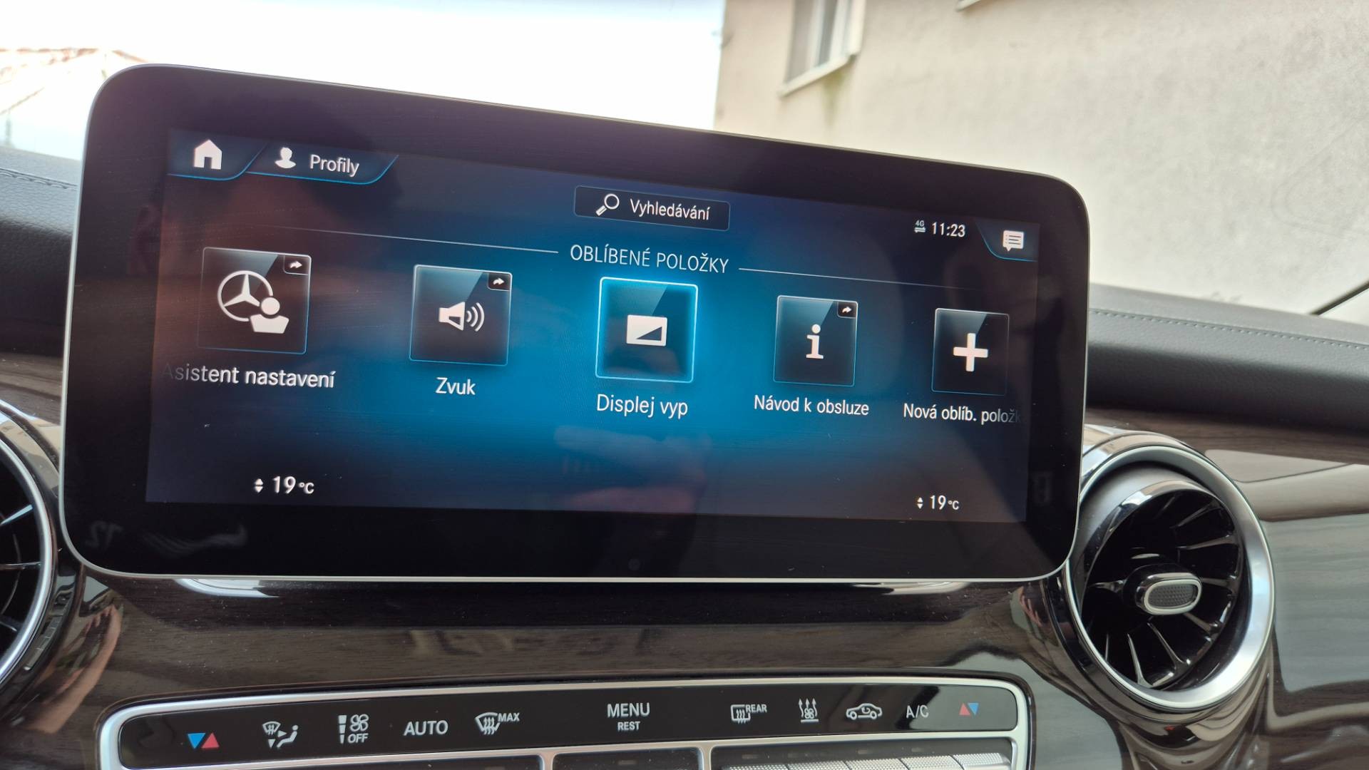 Mercedes-Benz V trieda V300 d Exclusive lang A/T 4MATIC – Obrázok 52