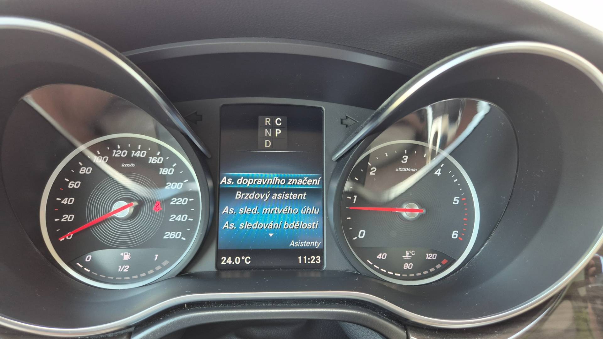 Mercedes-Benz V trieda V300 d Exclusive lang A/T 4MATIC – Obrázok 55