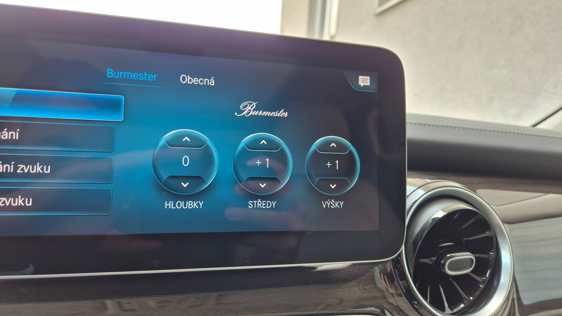 Mercedes-Benz V trieda V300 d Exclusive lang A/T 4MATIC – Obrázok 53