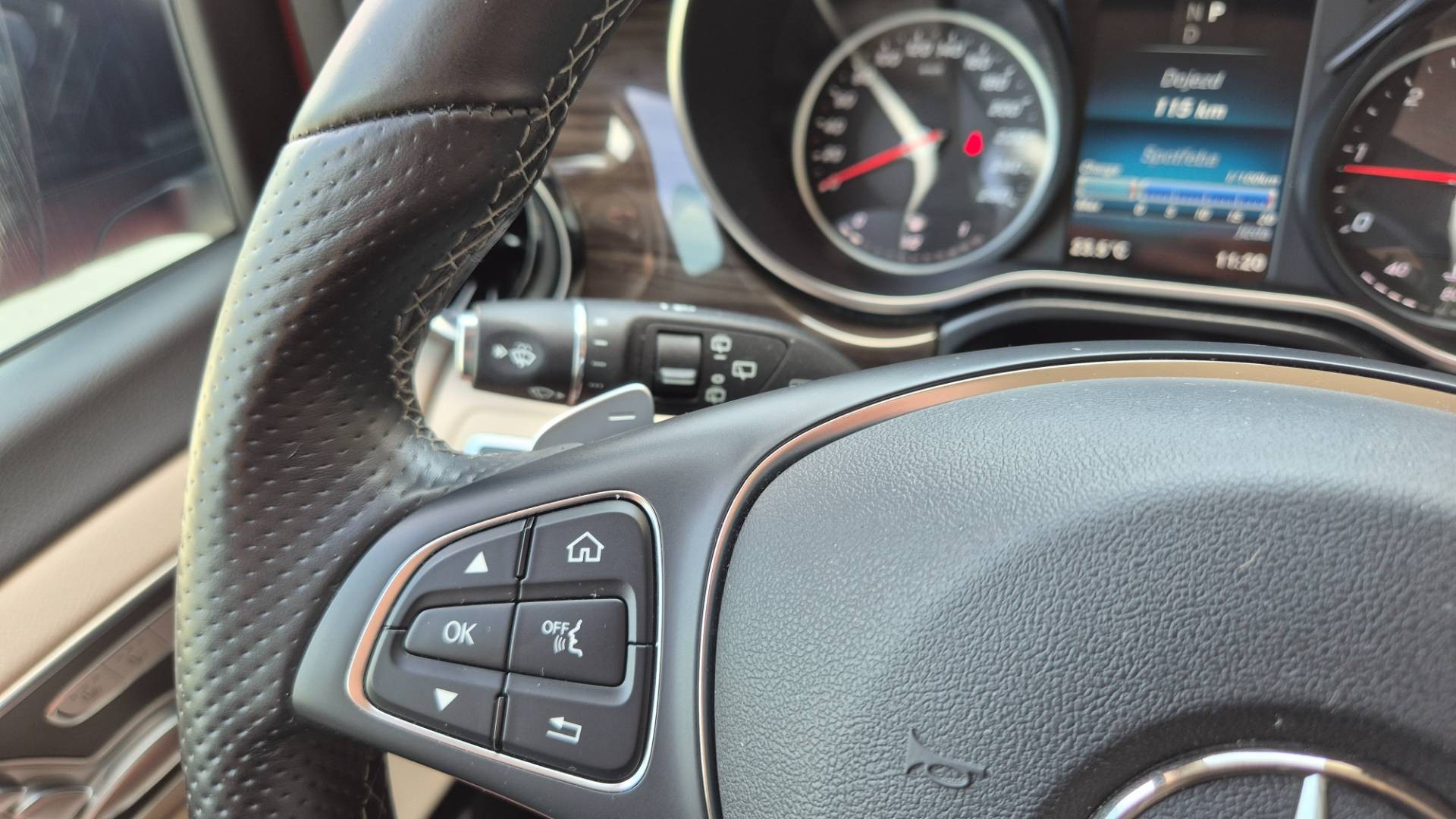 Mercedes-Benz V trieda V300 d Exclusive lang A/T 4MATIC – Obrázok 43
