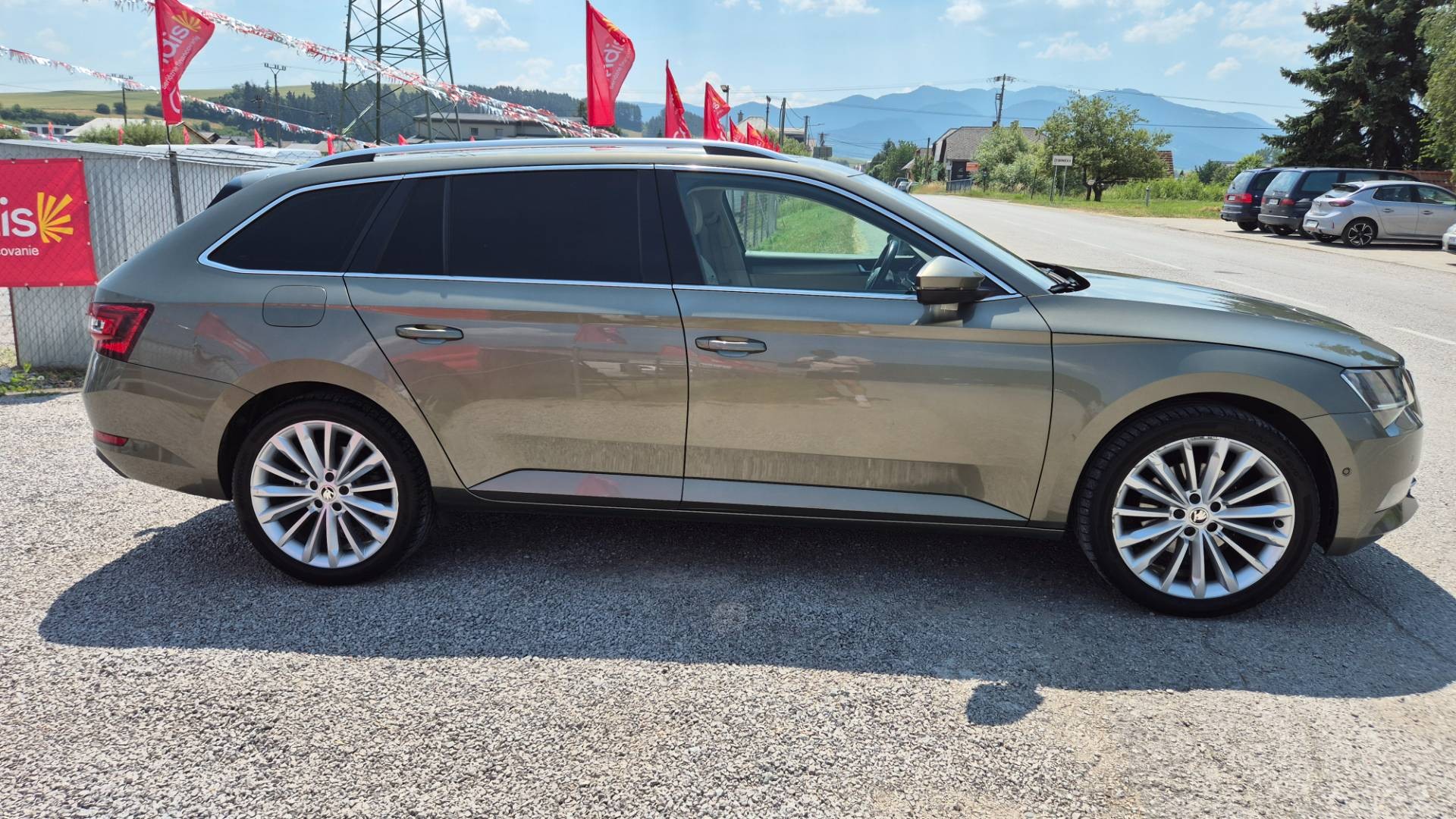 Škoda Superb Combi 2.0 TDI 190k 4x4 Style DSG EU6 – Obrázok 3