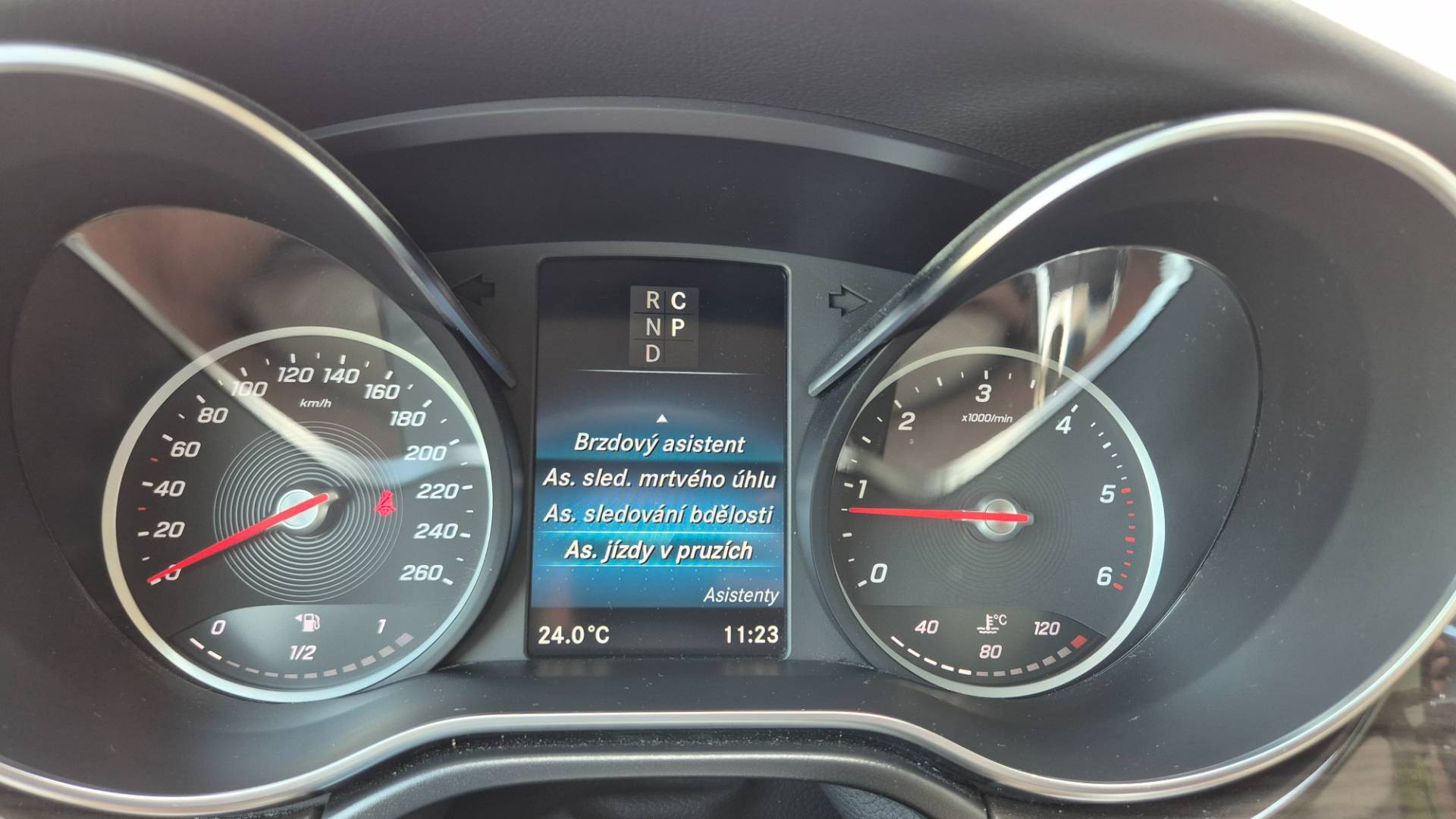 Mercedes-Benz V trieda V300 d Exclusive lang A/T 4MATIC – Obrázok 56