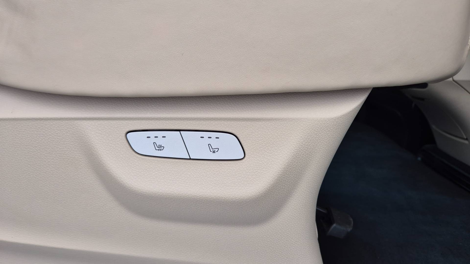 Mercedes-Benz V trieda V300 d Exclusive lang A/T 4MATIC – Obrázok 34