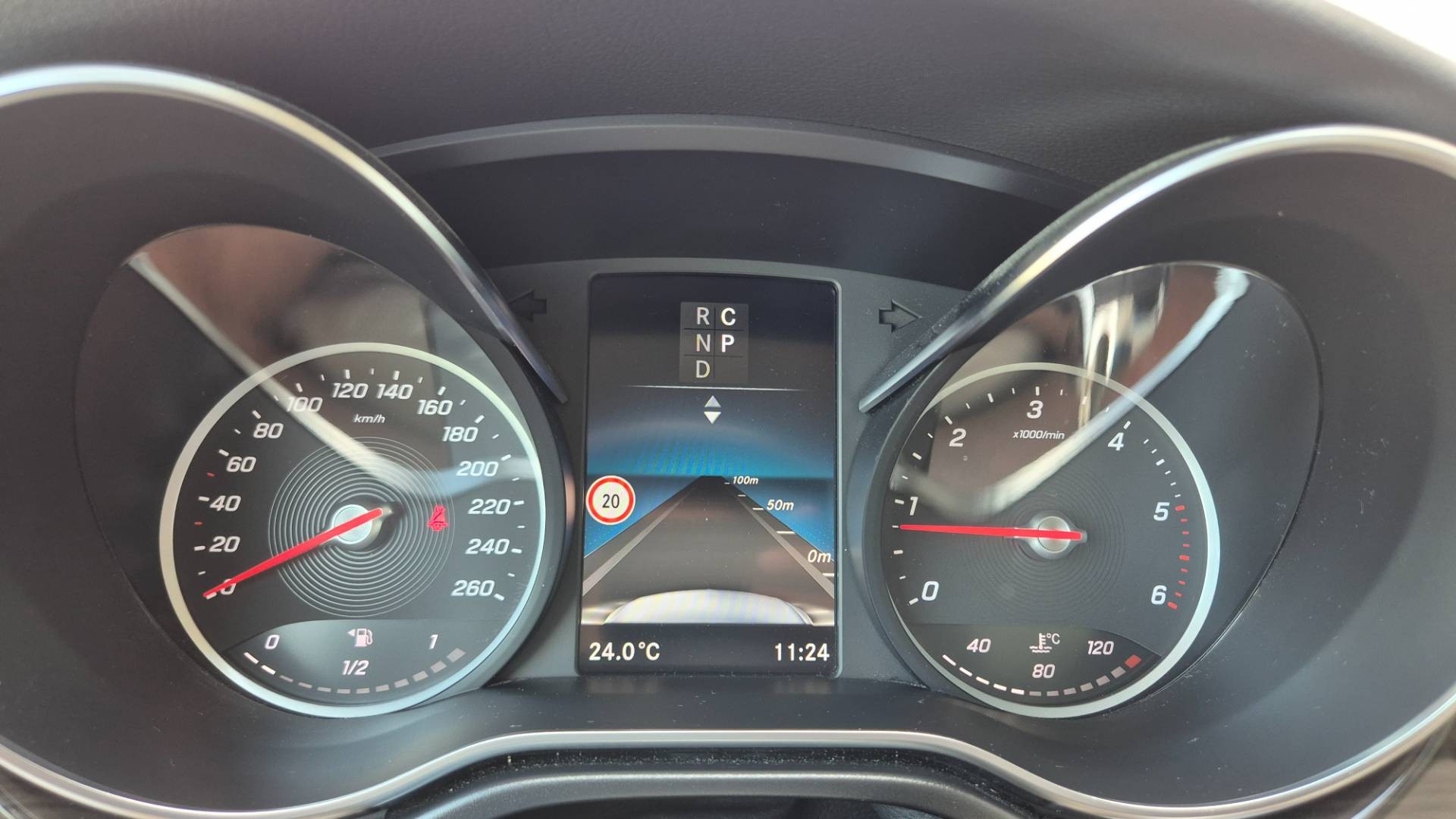 Mercedes-Benz V trieda V300 d Exclusive lang A/T 4MATIC – Obrázok 59