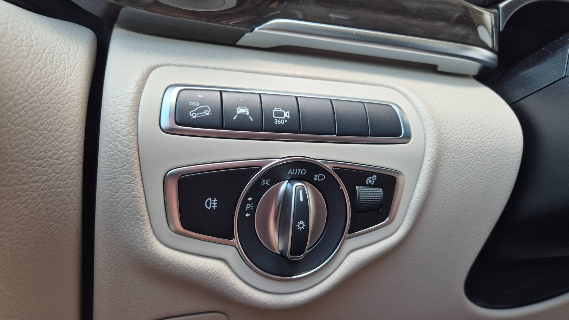 Mercedes-Benz V trieda V300 d Exclusive lang A/T 4MATIC – Obrázok 45