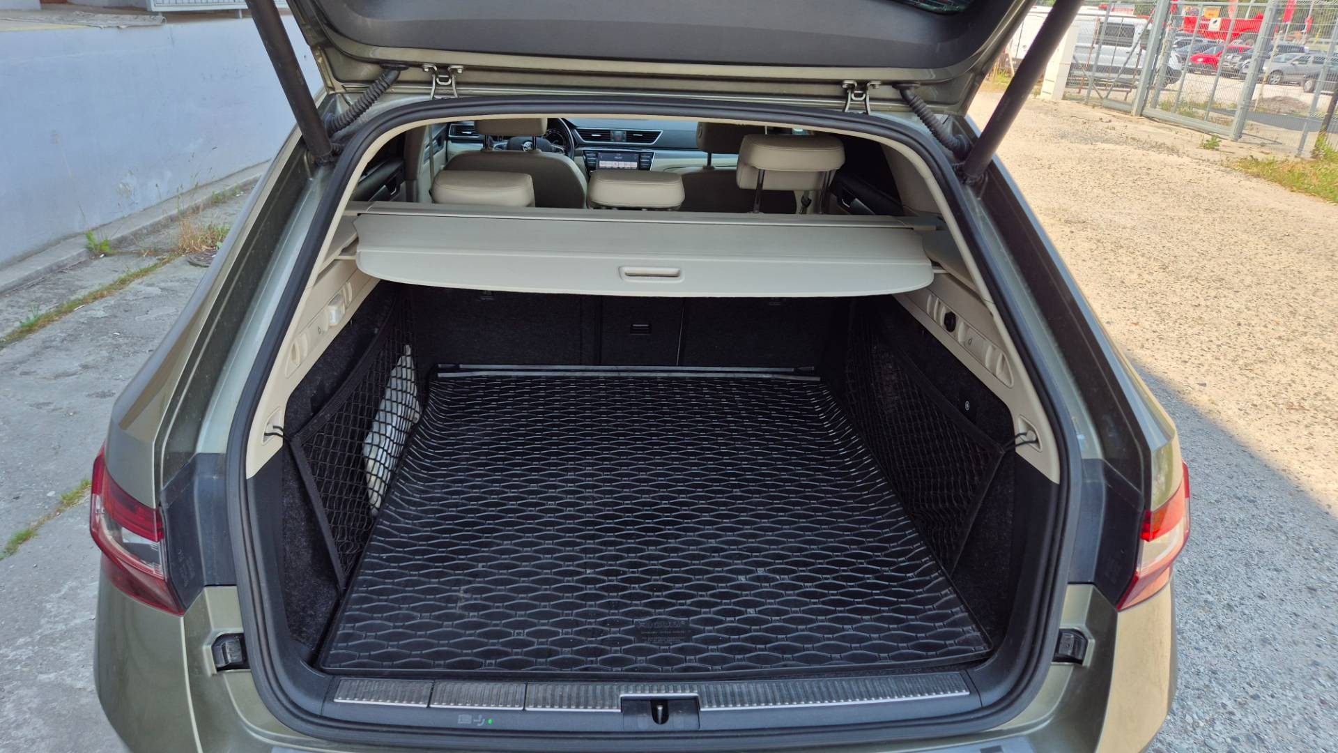Škoda Superb Combi 2.0 TDI 190k 4x4 Style DSG EU6 – Obrázok 12
