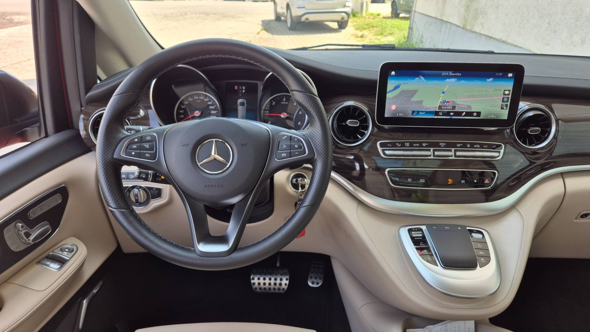 Mercedes-Benz V trieda V300 d Exclusive lang A/T 4MATIC – Obrázok 39