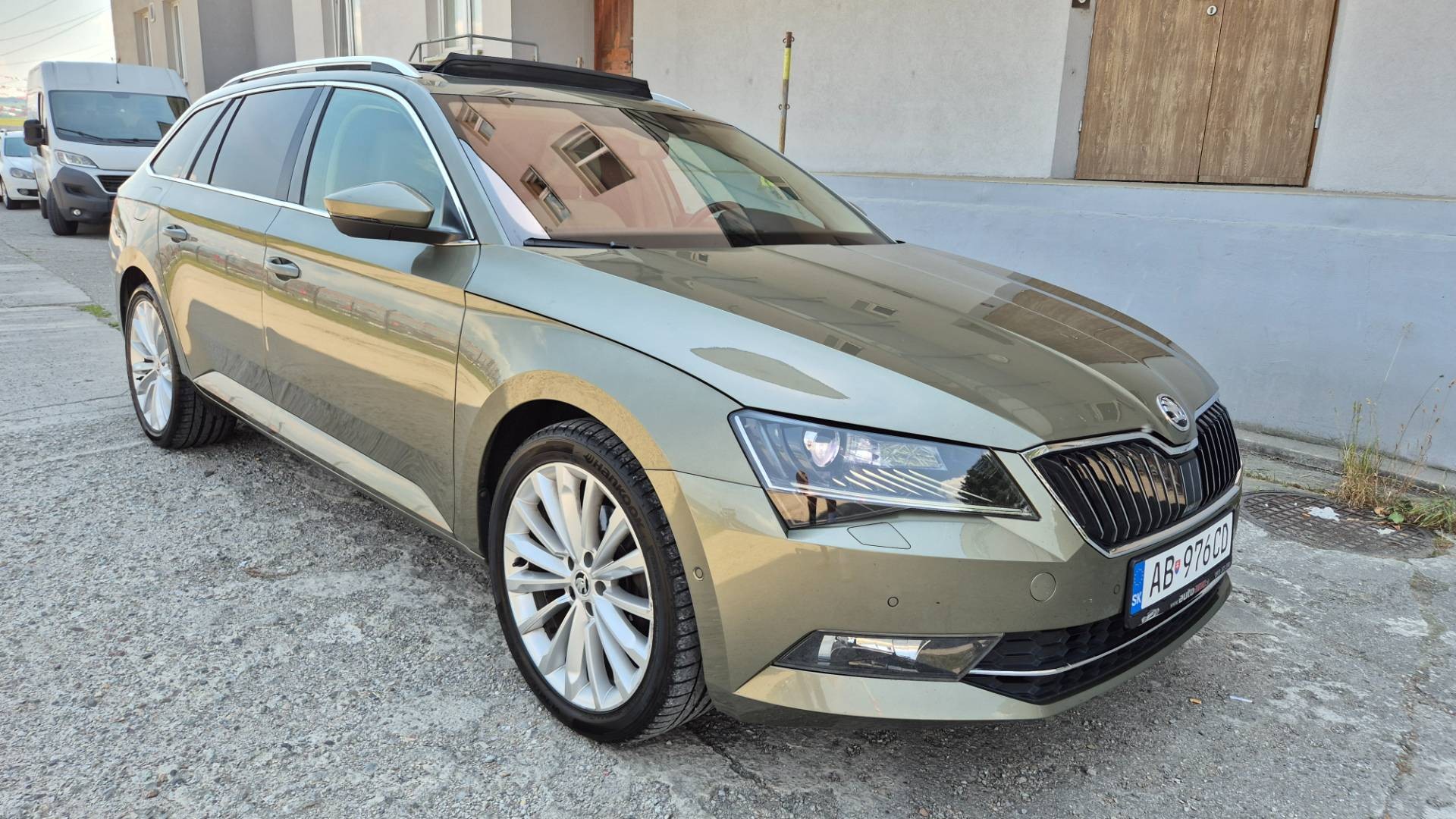 Škoda Superb Combi 2.0 TDI 190k 4x4 Style DSG EU6 – Obrázok 42
