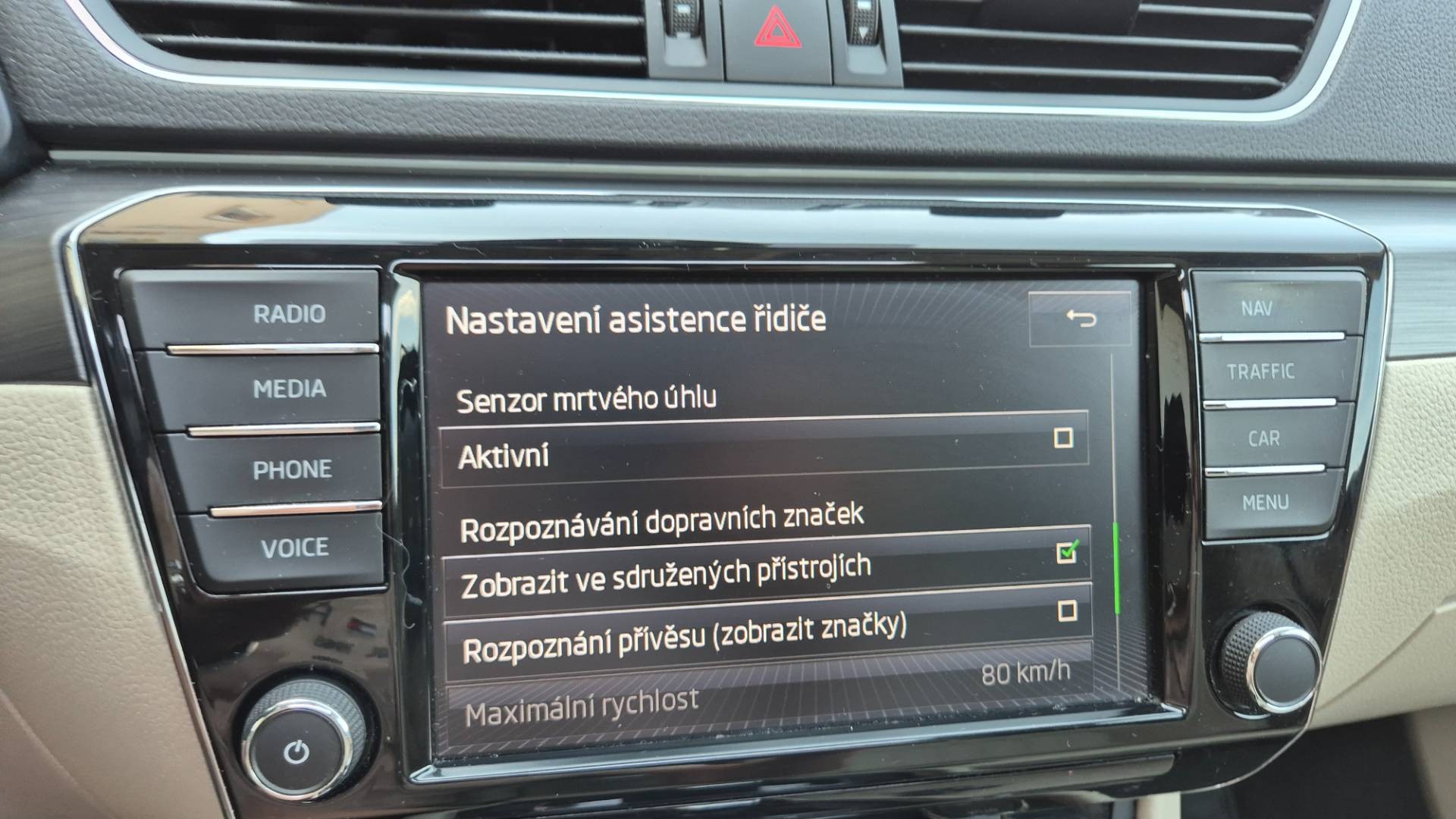 Škoda Superb Combi 2.0 TDI 190k 4x4 Style DSG EU6 – Obrázok 32