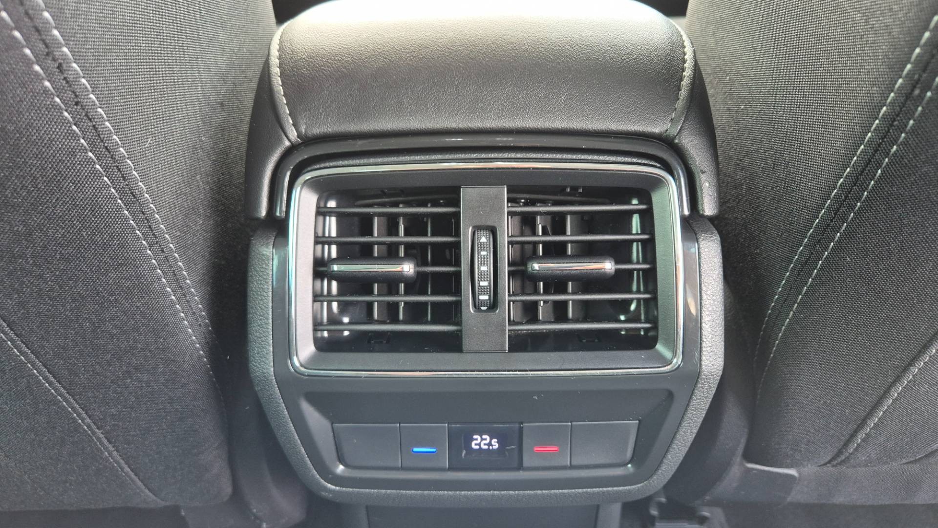 Škoda Karoq 2.0 TDI EVO Style DSG – Obrázok 17