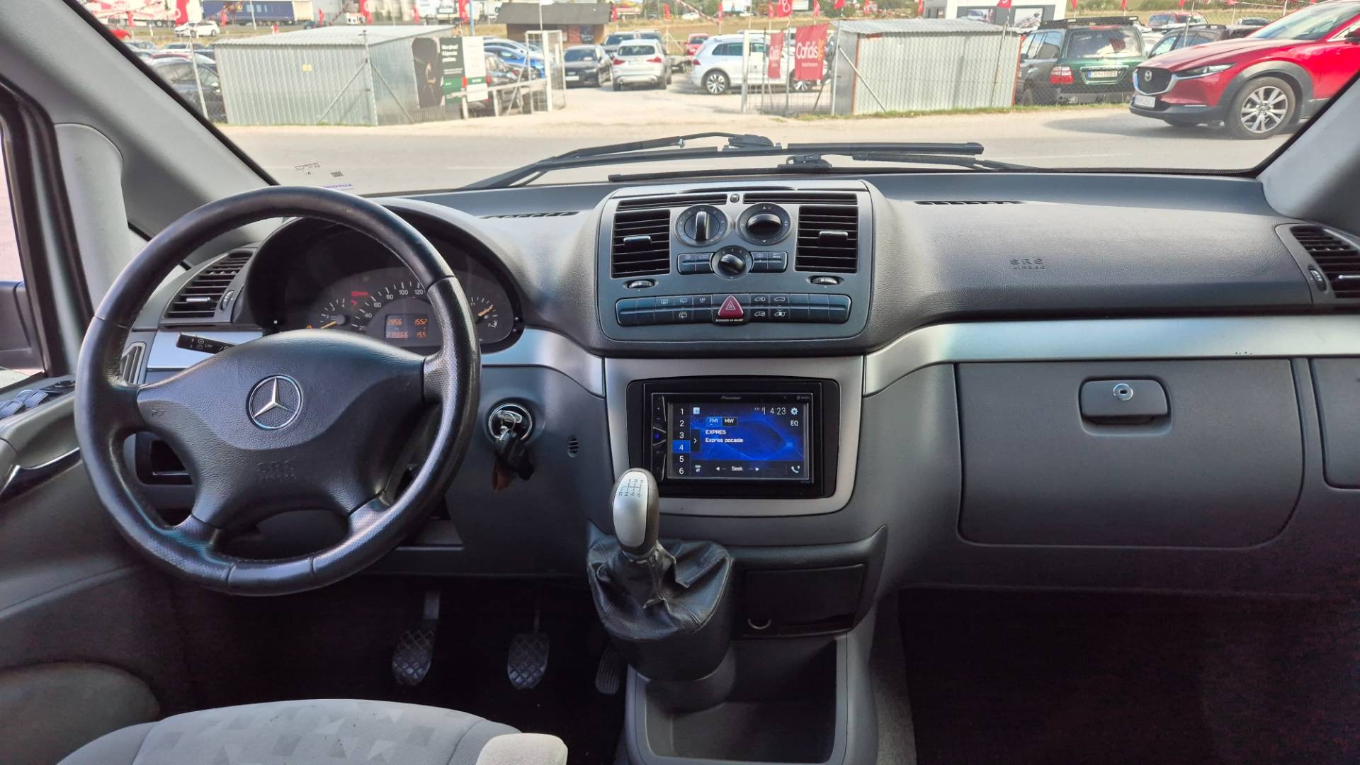 Mercedes-Benz Viano 2.2 CDI – Obrázok 14