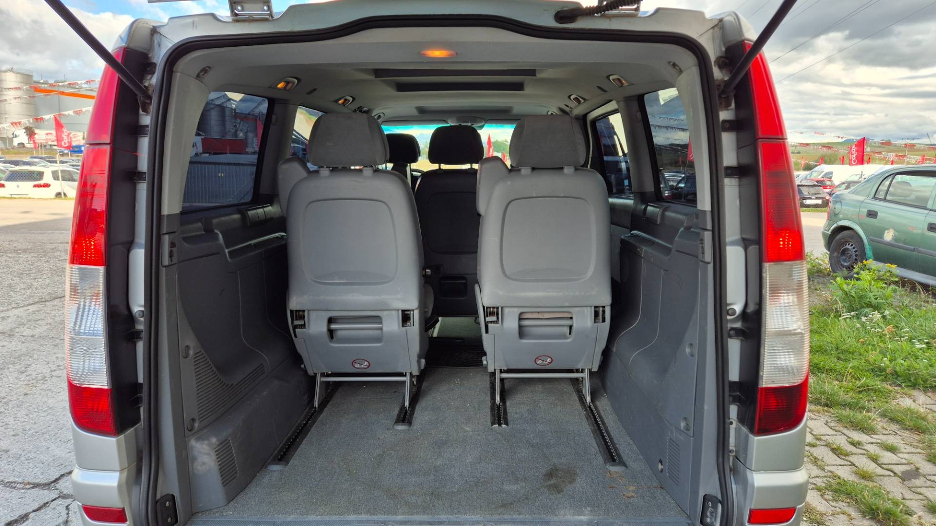 Mercedes-Benz Viano 2.2 CDI – Obrázok 11