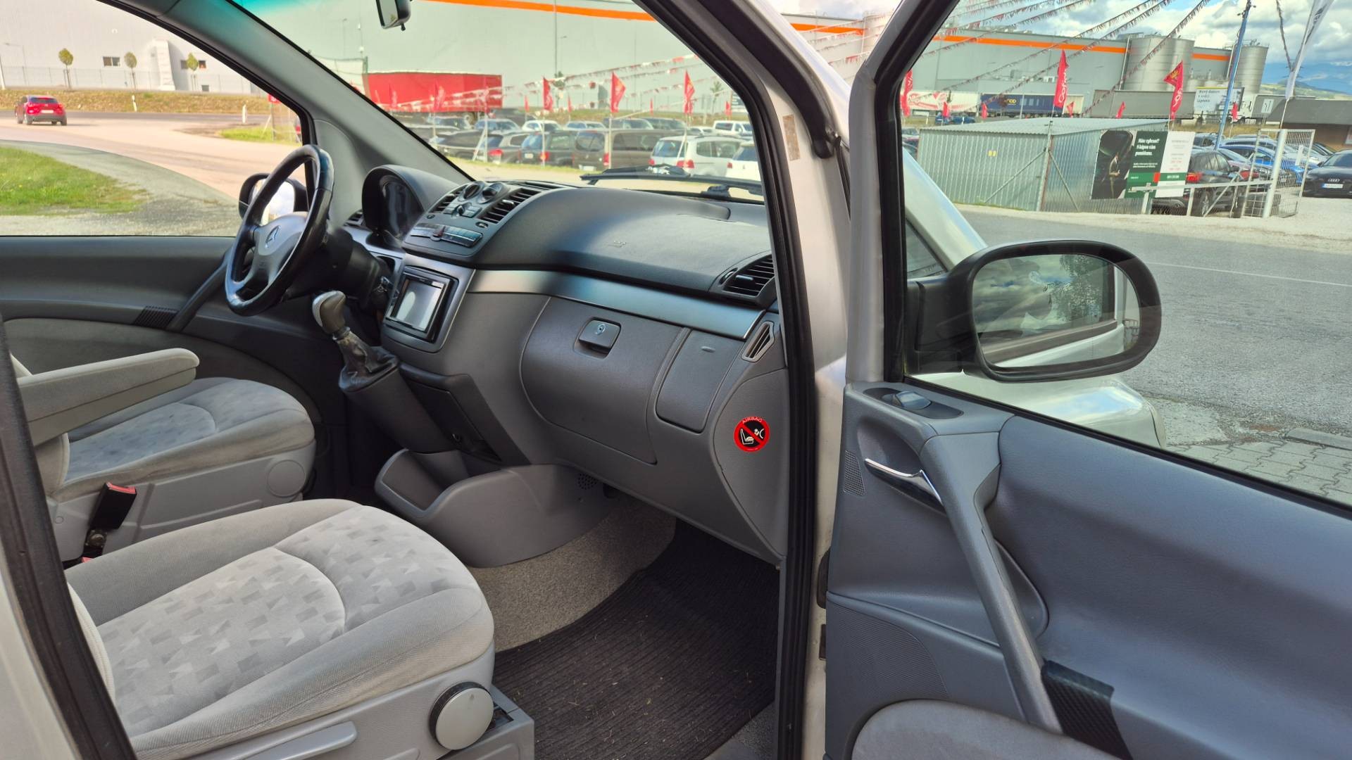 Mercedes-Benz Viano 2.2 CDI – Obrázok 15