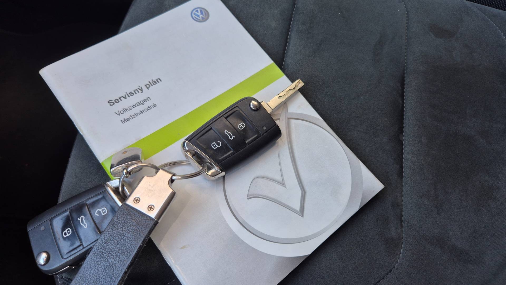 Volkswagen Tiguan 2.0 TDI SCR BMT 4MOTION Highline DSG EU6 – Obrázok 38