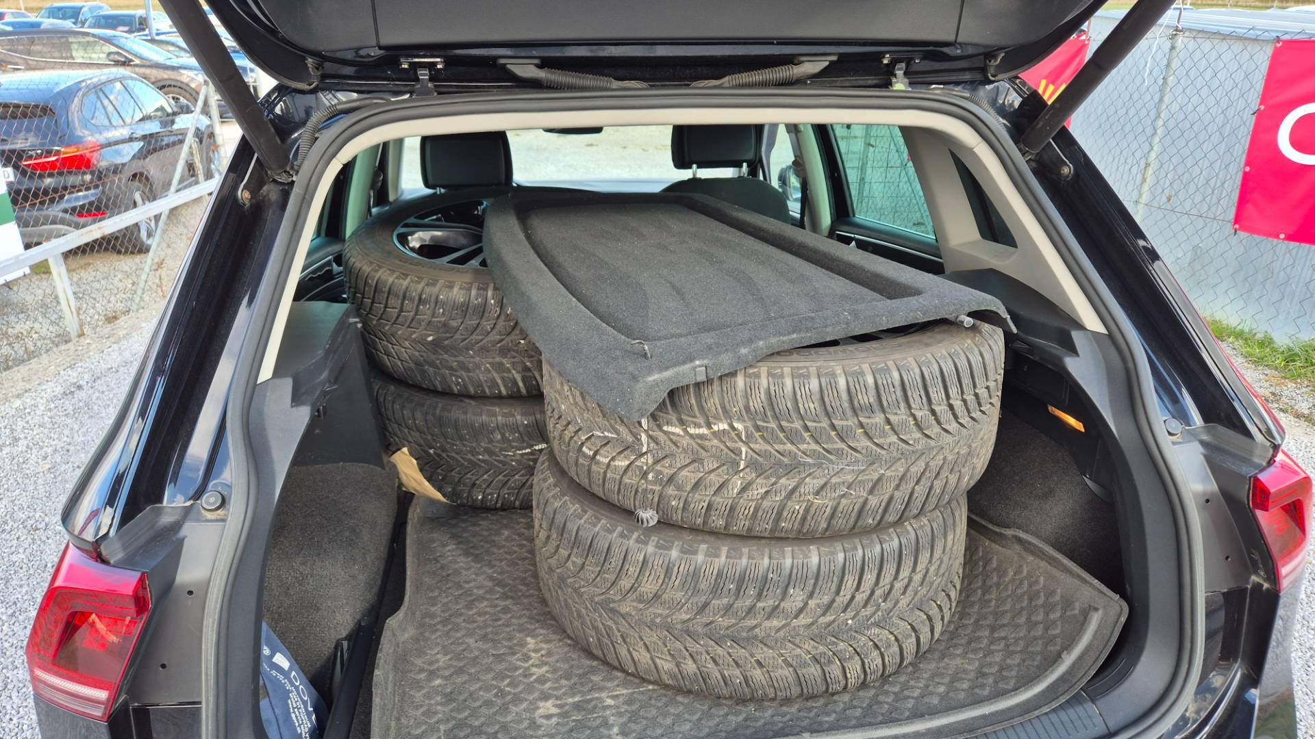 Volkswagen Tiguan 2.0 TDI SCR BMT 4MOTION Highline DSG EU6 – Obrázok 11