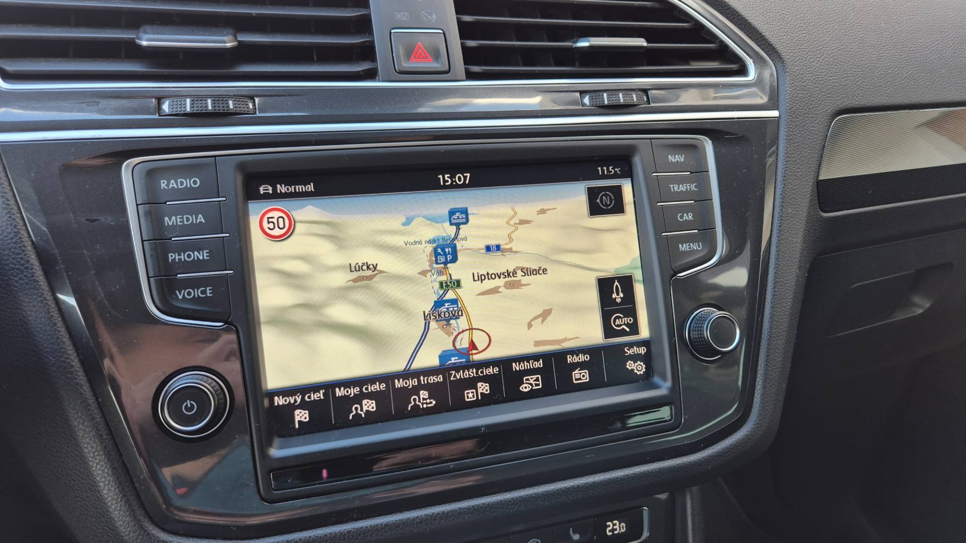 Volkswagen Tiguan 2.0 TDI SCR BMT 4MOTION Highline DSG EU6 – Obrázok 32