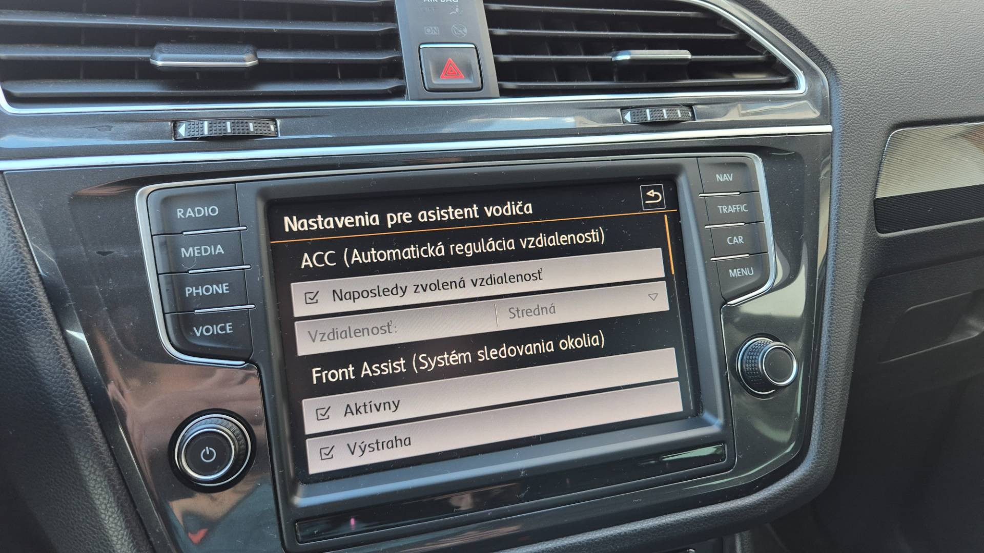 Volkswagen Tiguan 2.0 TDI SCR BMT 4MOTION Highline DSG EU6 – Obrázok 29