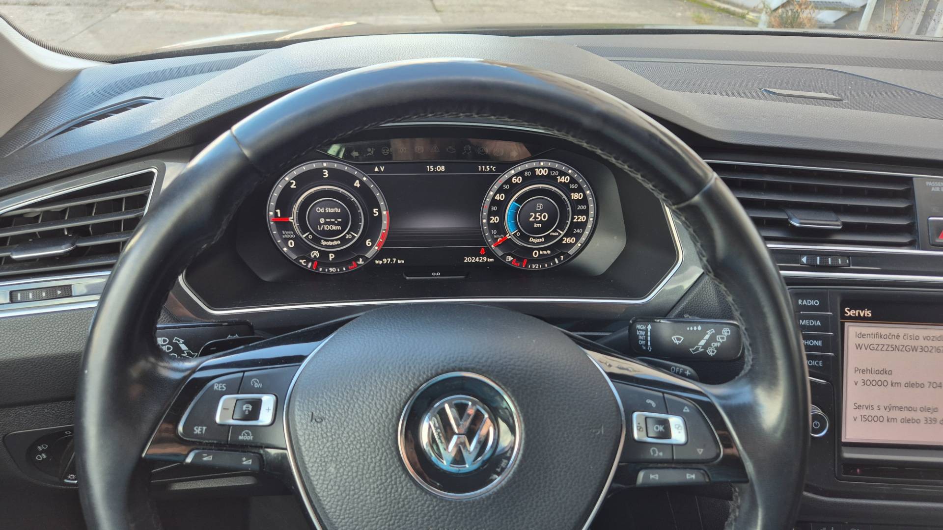 Volkswagen Tiguan 2.0 TDI SCR BMT 4MOTION Highline DSG EU6 – Obrázok 35